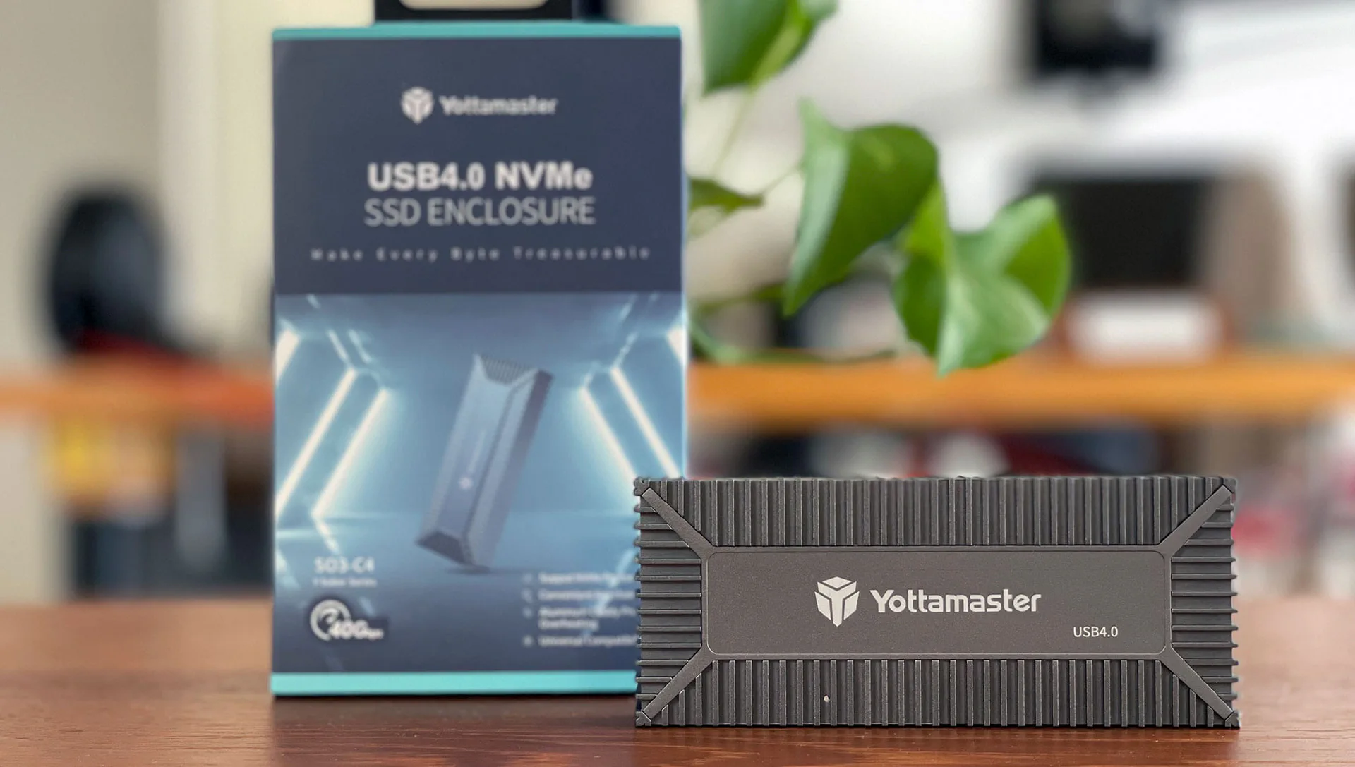 Thunderbolt / USB 接続の Yottamaster SSD ケースレビュー